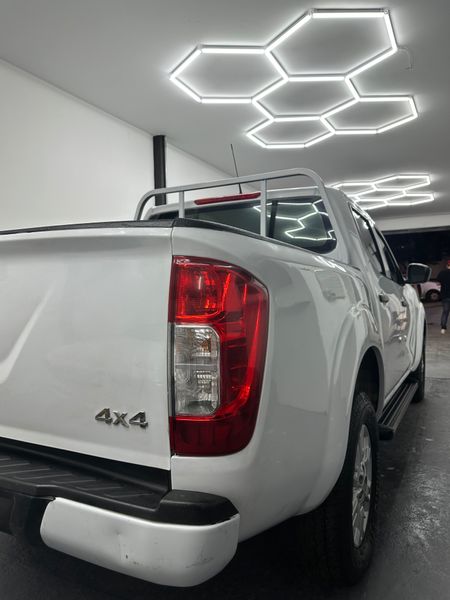 Nissan frontier 4x4 2019 salvamento - imagen secundaria 2