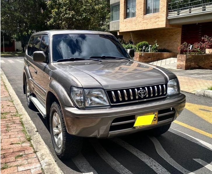 Toyota Land Cruiser Prado VX 3.4 V6 LC90 - imagen secundaria 1