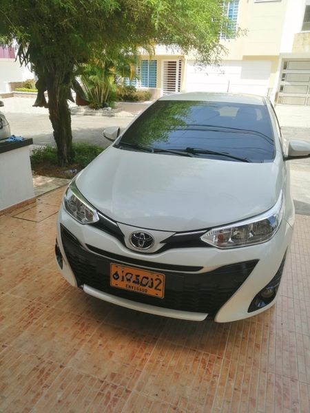 Toyota Yaris 1.5 Xs - imagen secundaria 2