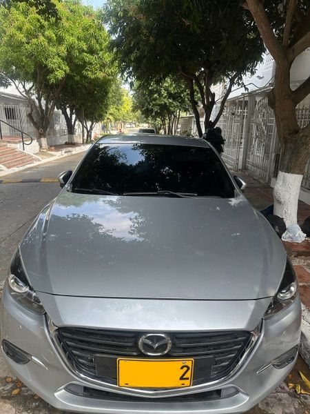 Mazda 3 Touring 2018 AT - imagen secundaria 1
