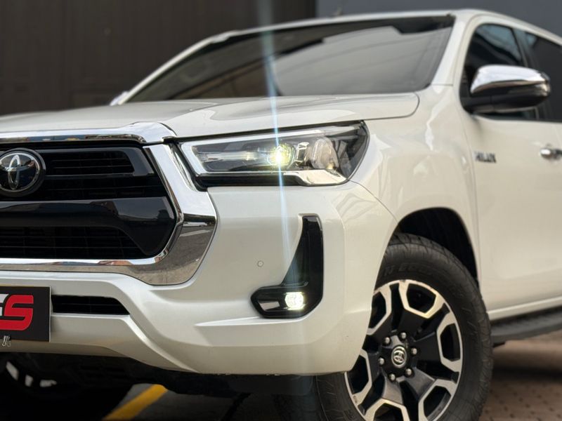 TOYOTA HILUX SRX 2023 - imagen secundaria 1