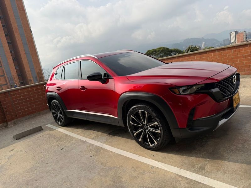 Mazda CX50 Signature 4x4 modelo 2026 para seguir estrenando. - imagen secundaria 1