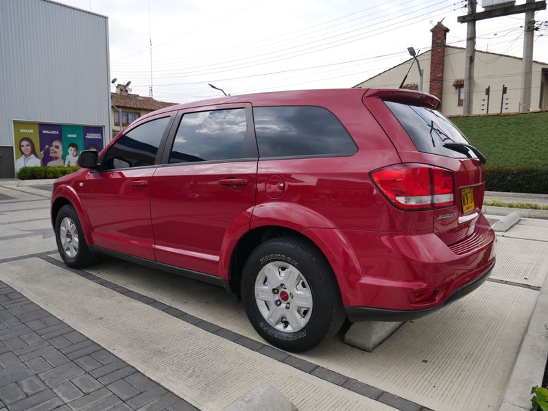 DODGE JOURNEY 2.4  MODELO 2012 - imagen secundaria 1