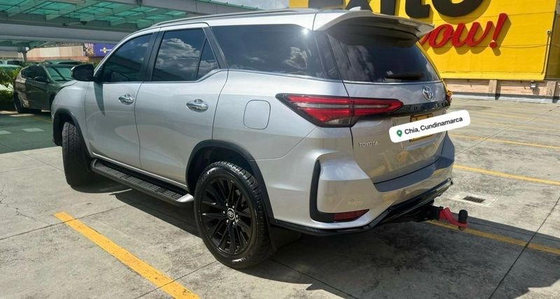 Toyota Fortuner SRV 2024 - imagen secundaria 1