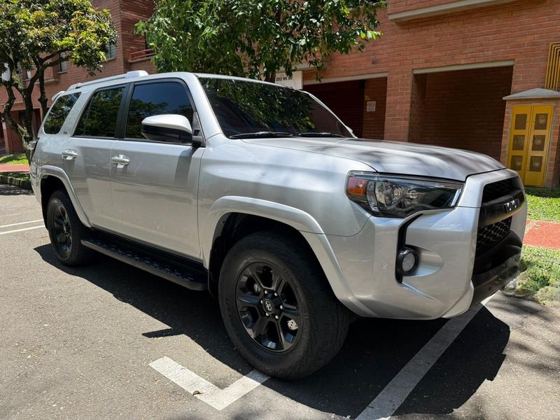 TOYOTA 4RUNNER SR5 BLINDAJE 2 - imagen secundaria 1
