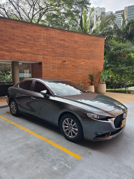 Mazda 3 Touring Hibrido - imagen secundaria 2