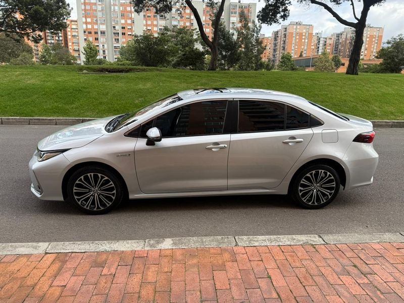 Toyota Corolla SE-G Hybrid 1.8 - imagen secundaria 2