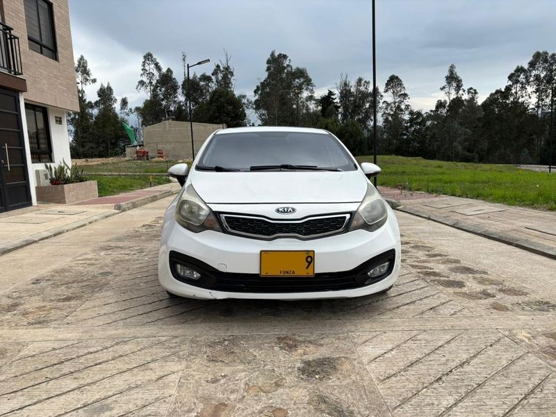 KIA Rio UB EX 2016 - imagen secundaria 1