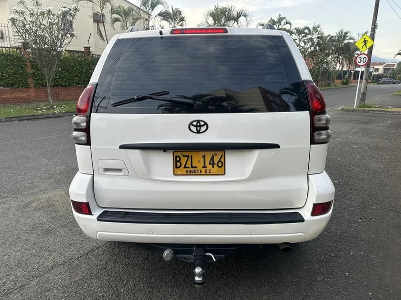 TOYOTA PRADO VX Europea 4.0 Automática - imagen secundaria 2