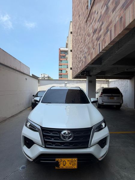 TOYOTA FORTUNER SR 2021 DIESEL 4X2