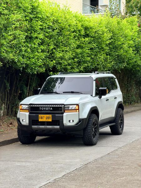 Toyota Prado txl First Edition 2025 Blindaje 2 Plus - imagen secundaria 2