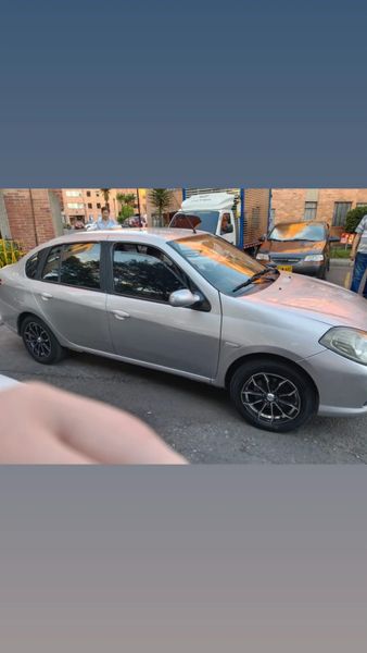 Renault symbolt MT luxe 2010