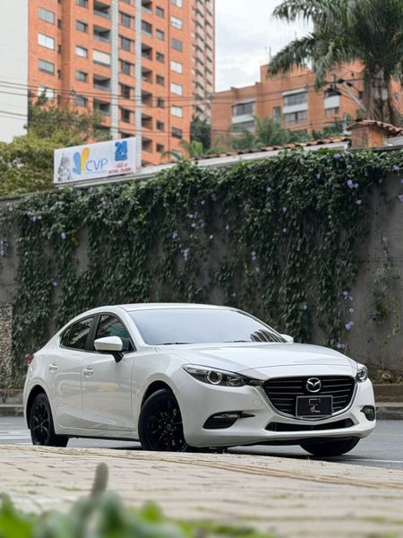 Mazda 3 skyActive - imagen secundaria 1