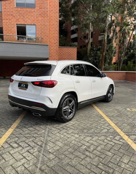 Mercedes Benz GLA 250 4Matic - imagen secundaria 1