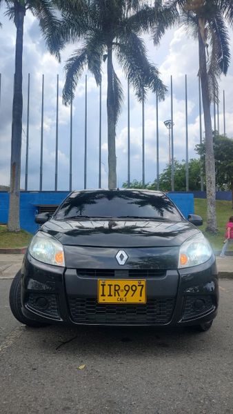 Renault SANDERO Authentique 1.6 manual - imagen secundaria 2