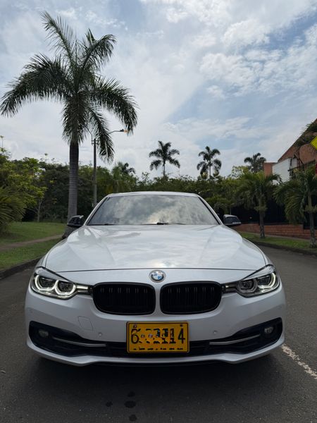 BMW 340i 2018 - imagen secundaria 1