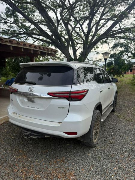 Se vende Toyota fortuner srv 2023 2.8 diesel - imagen secundaria 2