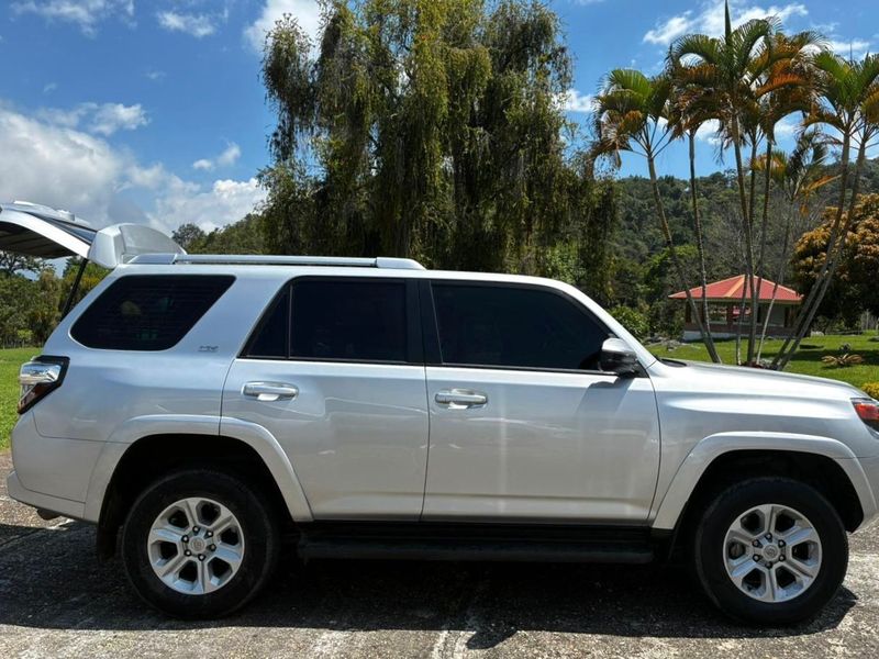 Toyota 4runner unico dueo - imagen secundaria 2