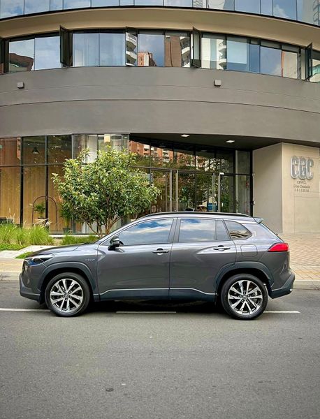 Toyota Corolla Cross SE-G Hybrid 1.8cc - imagen secundaria 1