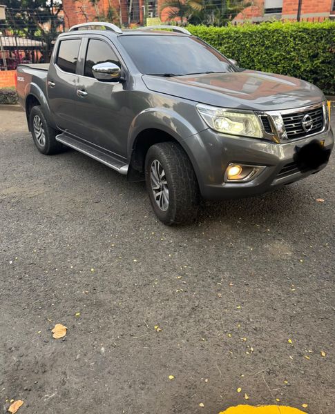Nissan Frontier LE Turbo Diesel4x4 - Modelo 2018 - imagen secundaria 2