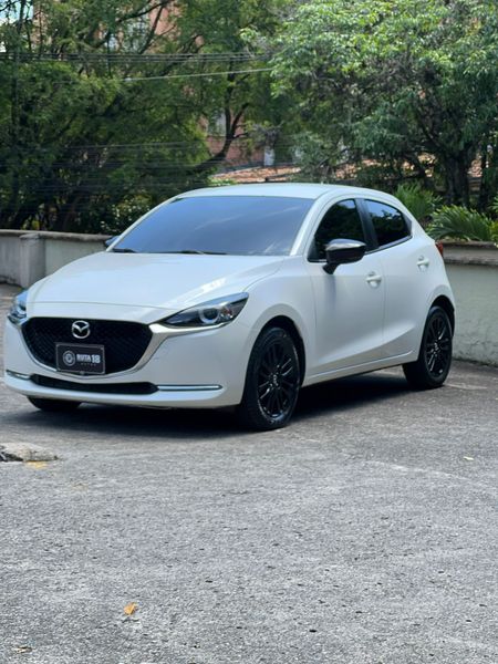 Mazda 2 2024 versión carbón edition - imagen secundaria 1
