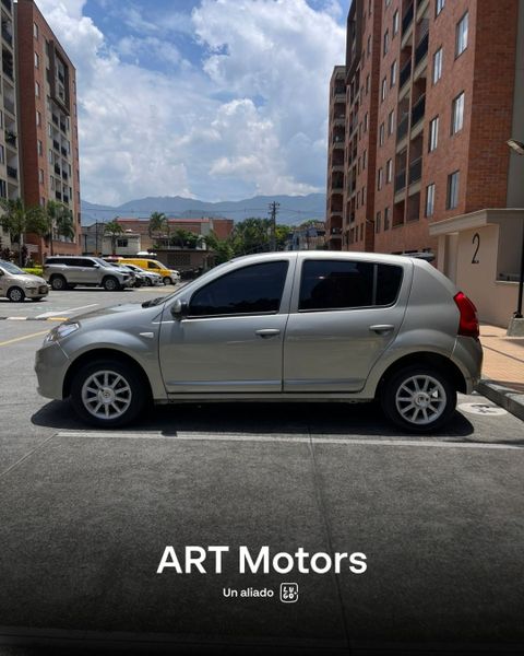 Renault Sandero Dynamique 1.6 Mecánico - imagen secundaria 1