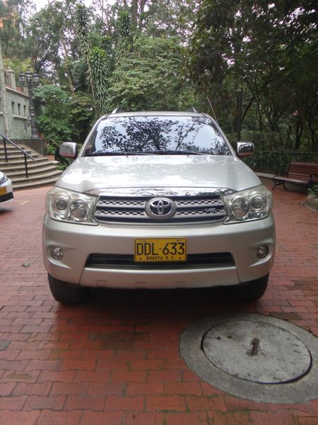 Toyota fortuner - imagen secundaria 2