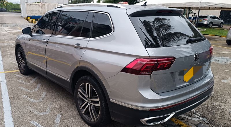 Volkswagen Tiguan elegance modelo 2023 - imagen secundaria 2