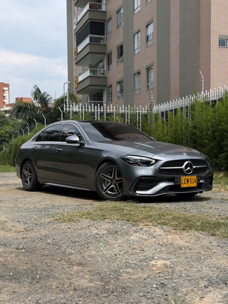 Mercedes Benz C300 HÍBRIDO biturbo 2022 paquete AMG - imagen secundaria 2