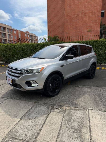 Ford Escape SE 2017 - imagen secundaria 1
