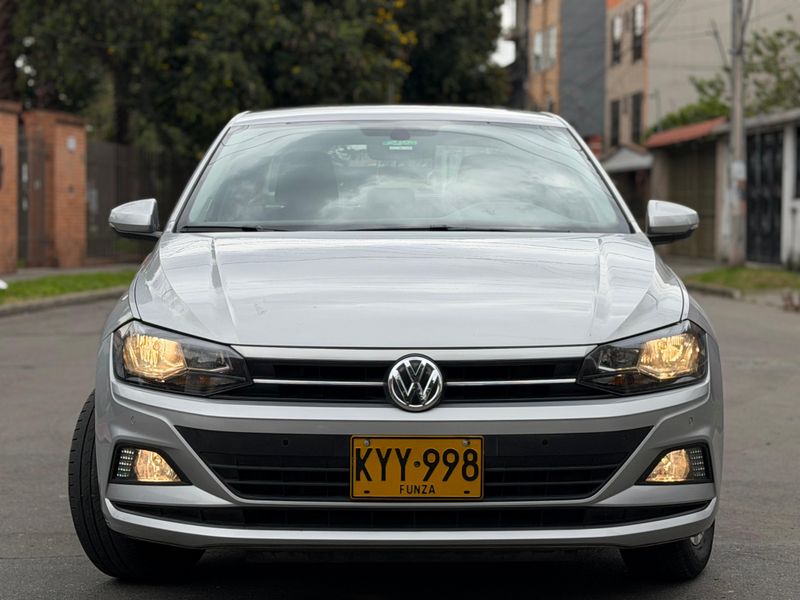 Volkswagen Virtus 2022 Comfortline como nuevo - imagen secundaria 2