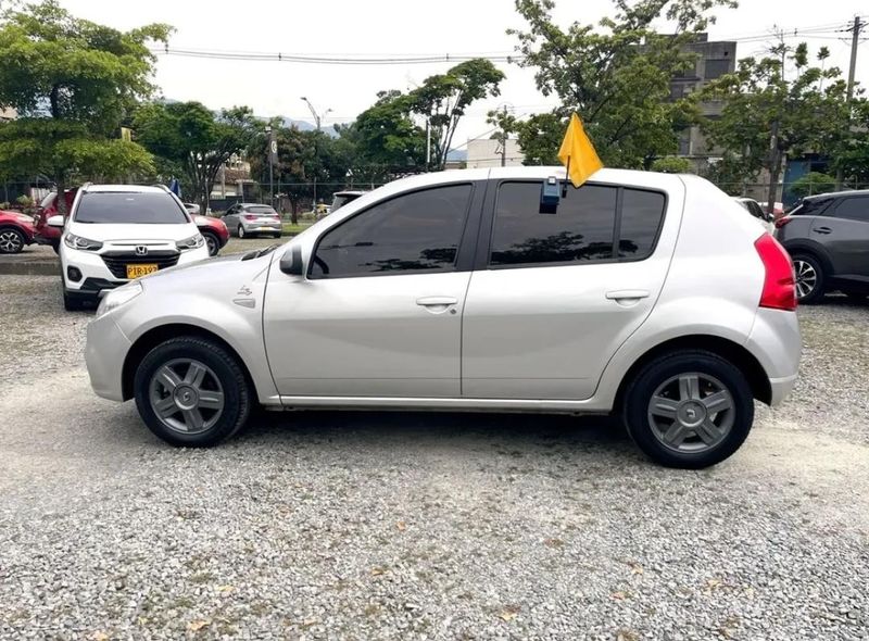 Renault Sandero Expression 2015 - imagen secundaria 1