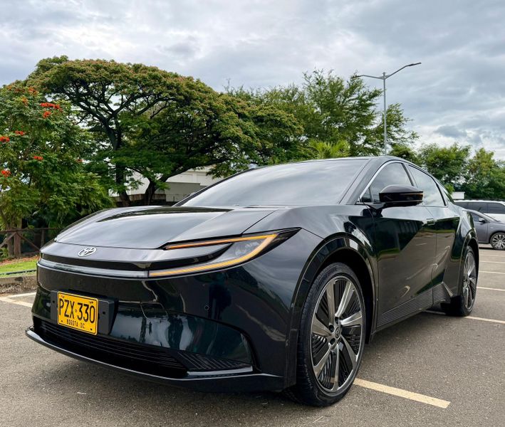 Toyota BZ5 S Mary 100 eléctrico 2025 - imagen secundaria 1