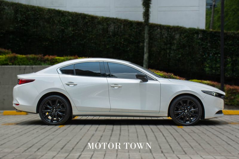 Mazda 3 Grand Touring LX Carbon Edition 2.5 AT 2025 - imagen secundaria 1