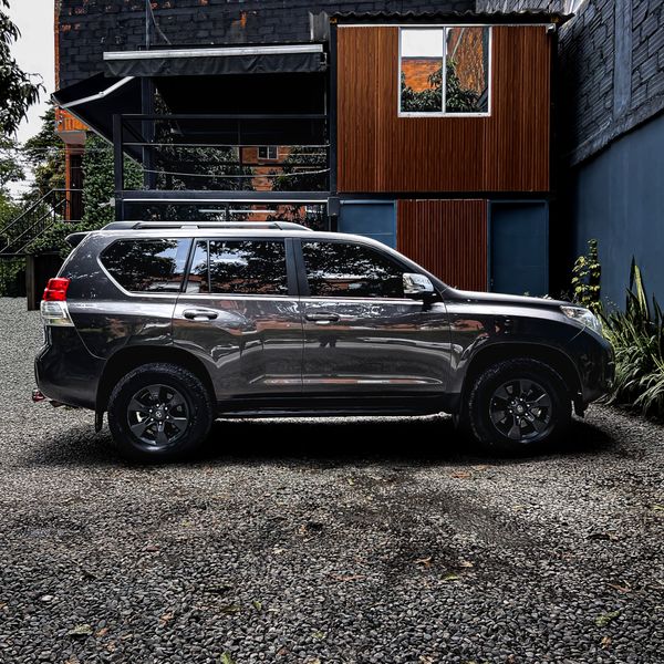 Toyota Prado TX 2013 - imagen secundaria 1