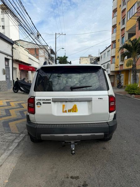 Toyota Prado 2025 TXL - imagen secundaria 2
