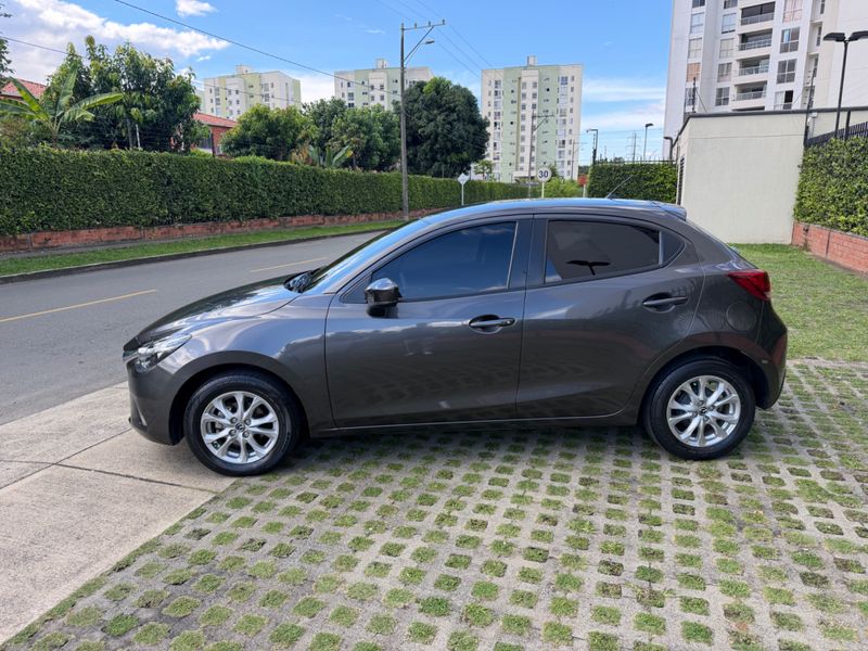Mazda 2 touring 2018 - imagen secundaria 2