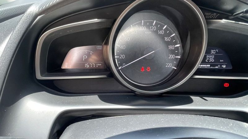 Mazda 2 Edicion Carbon Touring modelo 2023 - imagen secundaria