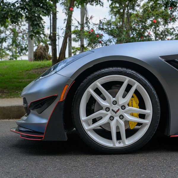 CHEVROLET CORVETTE C7 - imagen secundaria 1