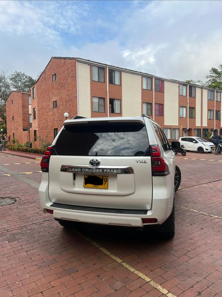 Toyata Prado txl 2024 blindada diesel - imagen secundaria 2