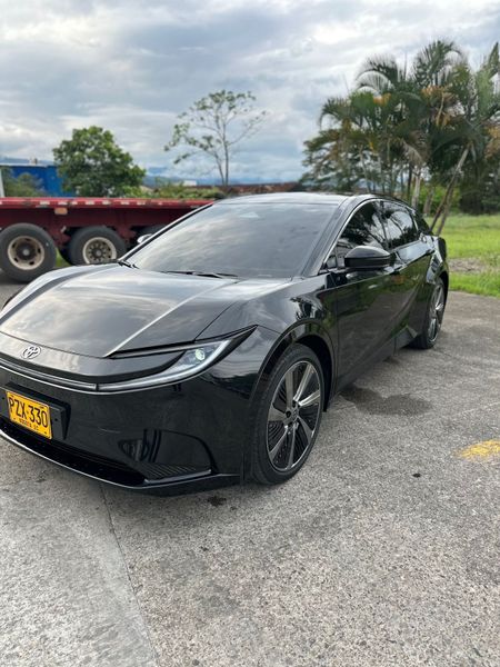 TOYOTA BZ5 ELECTRICA - imagen 1