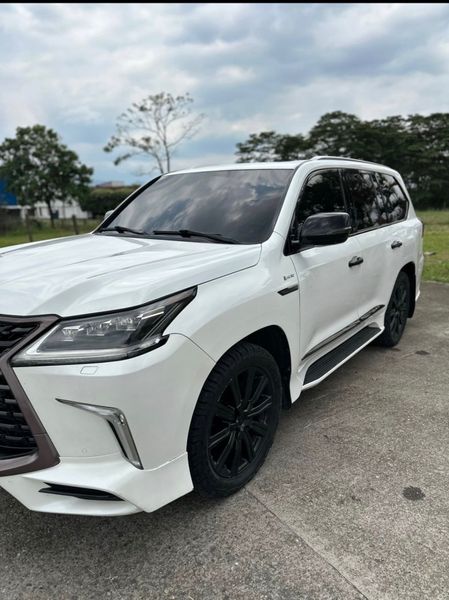 LEXUS LX570 SUPER SPORT BLACK EDITION S 2017 - imagen secundaria 1