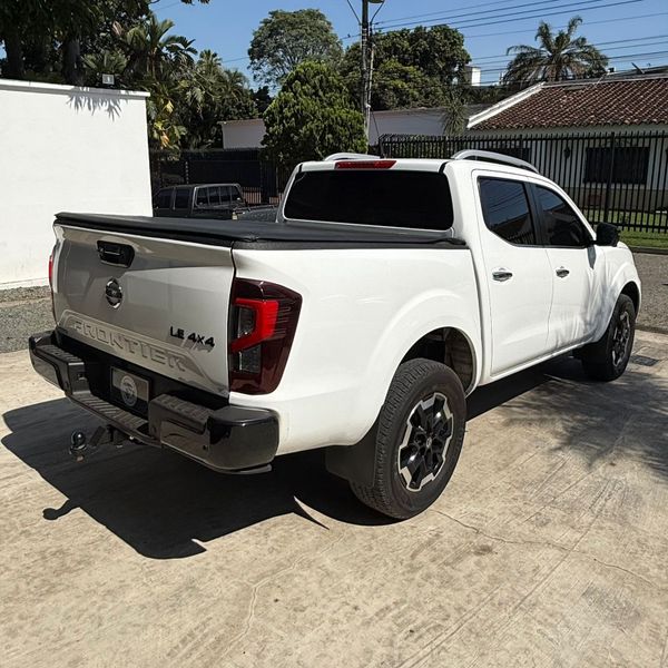 Nissan Frontier LE 2023 - imagen secundaria 2