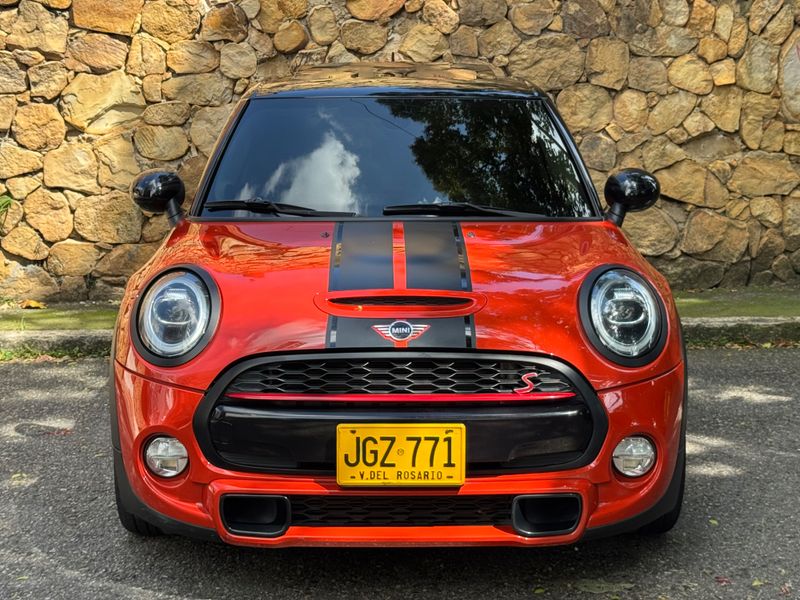 Mini Cooper S 2019 5 2.0 TwinPower turbo 5 puertas - imagen secundaria 1
