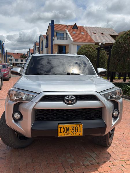 Toyota 4Runner SR5 FI 2016 - imagen secundaria 2