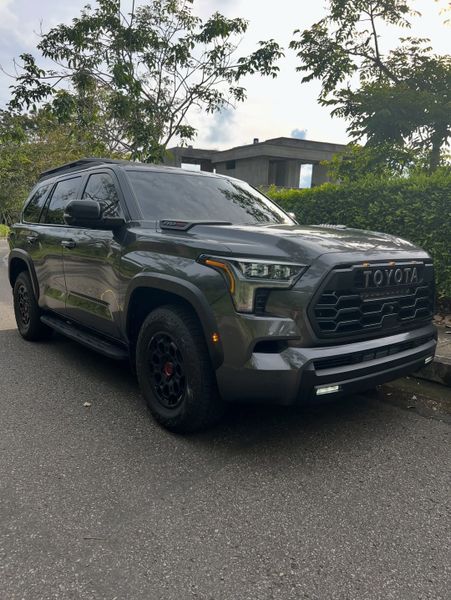 Toyota Sequioa TRD PRO HÍBRIDA 2026 cero km - imagen secundaria 1