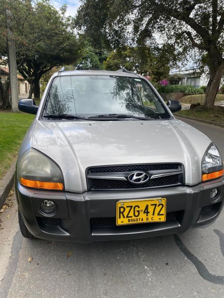 Hyundai Tucson 2.0 Gl 4x2 - imagen secundaria 1