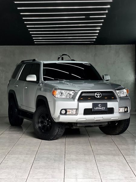 Toyota 4Runner SR5 - imagen secundaria 1