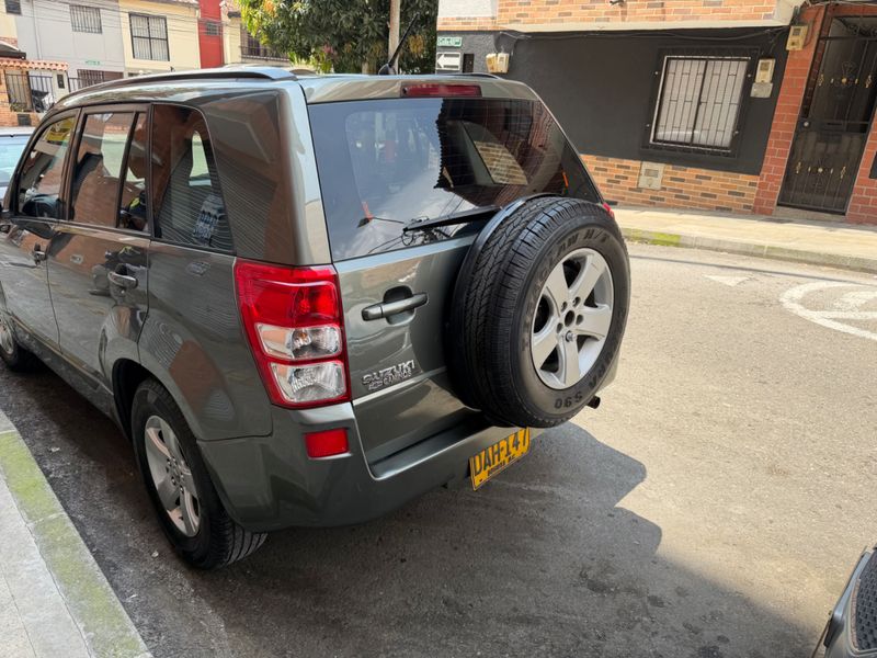 Suzuki Grand Vitara 2009  Excelente estado 4X2 - imagen secundaria 1