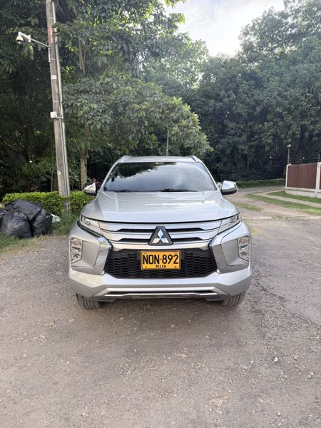 Mitsubishi Montero Sport 4x2 - imagen secundaria 1